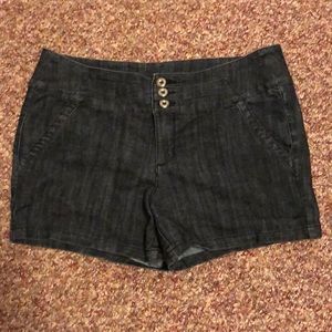 Maurice’s black denim shorts Size 13/14